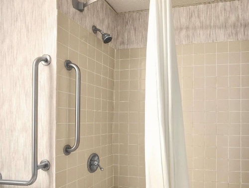 Super 8 by Wyndham West Haven image 6